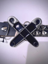 SAFETY-PIN BUCKLE /UK