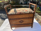 Wäschetruhe Wäschepuff 50er Jahre Rattan. Art.-Nr. 1700
