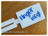 Kofferbeschriftung weiss "Finger weg" in blau