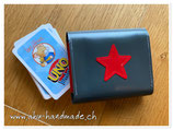 Spielkarten Etui klein (dunkelgrau/rot mit Stern rot)