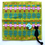 Mini serviettes rubans de fleurs fond vert amande et chat