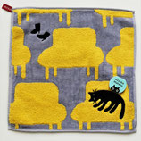 Mini serviette Le chat allongé sur le fauteuil jaune