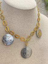Collar triple medalla San Benito