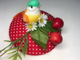 Fascinator rot/weiße Punkte mit Vogel, Kirschen, Blätter, Blüten