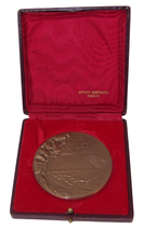 Médaille de table en bronze avec boite Arthus Bertrand Paris Et se leva le soleil de la libération 6 juin 1944 1974 30ème anniversaire du débarquement en Normandie