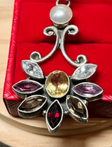 Collier pierres