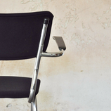 Diverse vintage modellen buisframe stoelen.