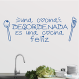 Cocinas - Cocina desordenada y feliz