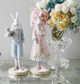 HM-010857　11Wx10Dx31H　陶器人形