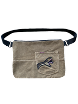 Standard Bag Cord beige mit Schlangenpatch
