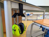 Haken für Lärmschutzkopfhörer mit Klebefläche