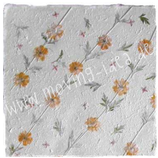 Handgeschöpftes Baumwollpapier mit Blüten
