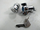 Satz Schließzylinder Türschoss + Kofferraumschloss Moskwitsch 412/2140/Izh. Set Boot lock + Locking barrel door lock Moskvich 412/2140/ISH. Замки двери и багажника с ключами МОСКВИЧ 412/2140/Иж.