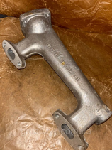 236-1003291-В (236-1003291-B) Wasserleiste Wasserrohr am Zylinderkopf links JaMZ-236. Water Divider Pipe on the cylinder head left JAMS 236. Труба водяная левая дизельного двигателя ЯМЗ-236.
