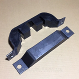 256-1001005-А1, 256Б-1001008 Motorlager Gummilager Motorträger Halter Motoraufhängung Motorhalter Lagerung Motor KRAZ 250/255/256/260. Engine mount rubber KRAS. Скоба + подушка опоры двигателя КРАЗ.