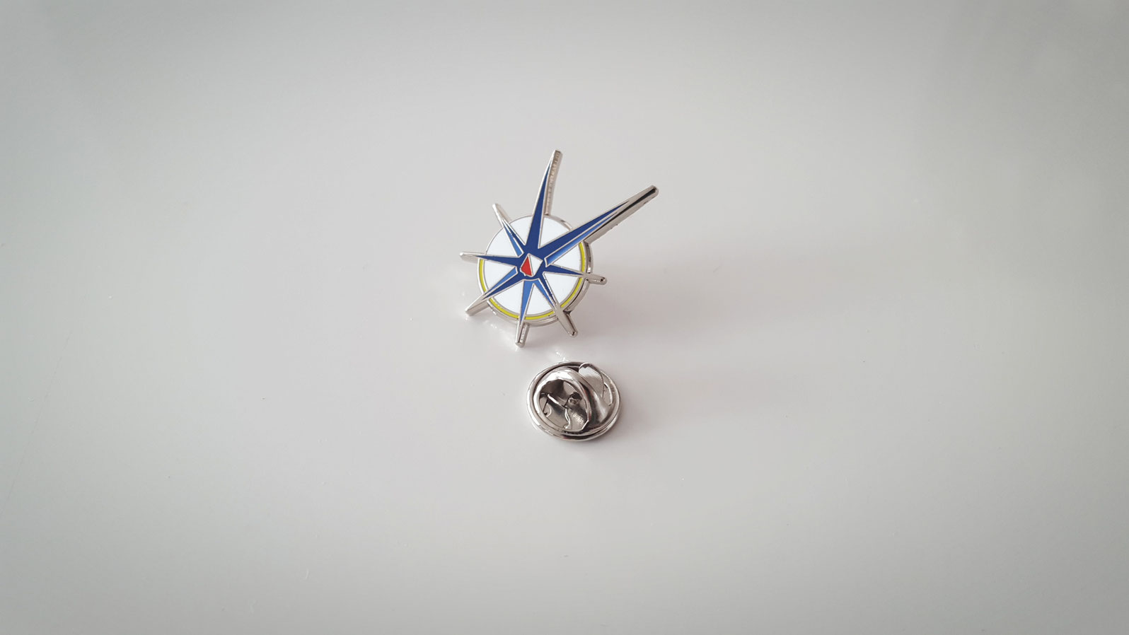 Pins laten maken blijvend laag geprijsd!  TOPPINS