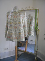 hohe Schultern, japanischer Stil,