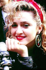 Madonna foulard