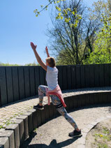 Übung Single Straight Leg Stretch