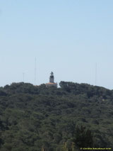 Le Phare du Cap d'Armes, situé à la pointe extrême sud, date de 1837.