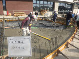 コンクリート舗装工事の様子