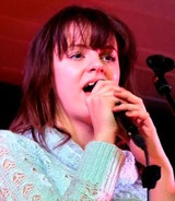 Dolores Trupina (vocal)