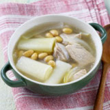 大豆と豚肉の煮込みスープ
