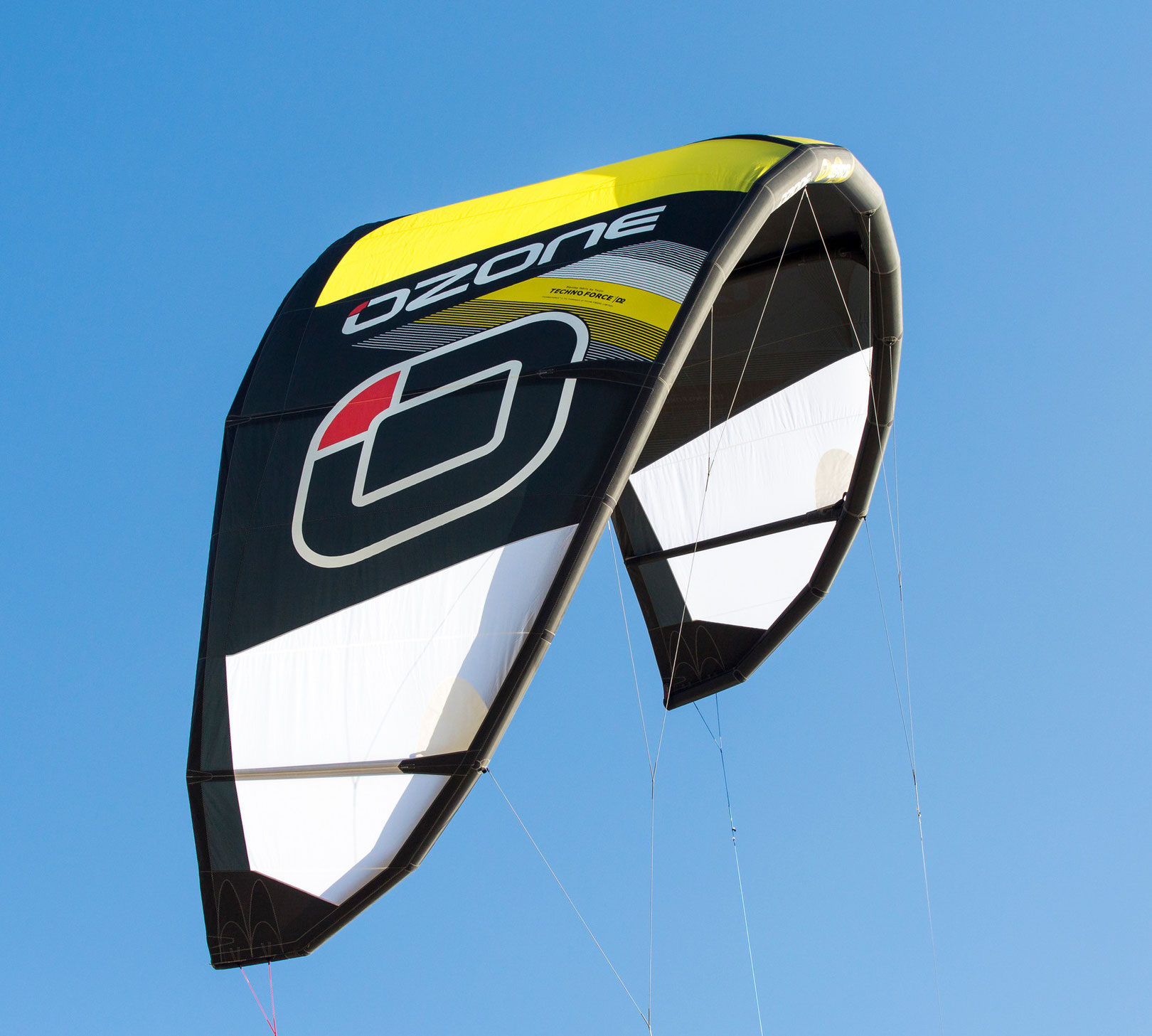 One kite fitting all conditions Der neue Ozone Zephyr 2015 ist da