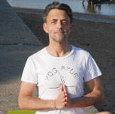 sukhasana IYENGAR®