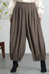 裾タックワイドパンツ  7,590円→4,480円（税込） 雰囲気のあるパンツです   