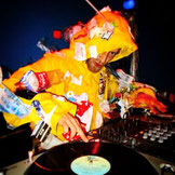 Tobi Heeb aka T.P.Pain at cargobar COUP LitterKiller crowdfunding in action