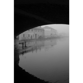 Il Naviglio Grande a Gaggiano visto da sotto un arco - Foto di Francesca d'Amico - B&W