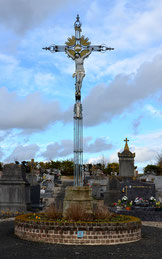 La crix principale du cimetière de Saint-Sauveur