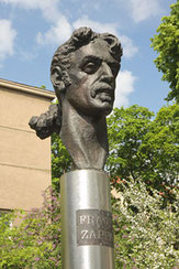 Frank Zappos paminklas viename Vilniaus skverelyje / Frank Zappa's monument in one of Vilnius squares (photo Gintaras Burba)