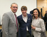 Hof van Cleve のピーター・ゴーセン夫妻と今年のホストのトマ　