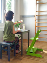 Patientin in Ergotherapie-Behandlungsraum
