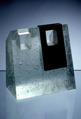 Base | kiln cast, polished glass | 15 x 15 x 8 cm | 2002 | ●