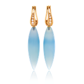 Ohrclips in Rotgold mit Chalcedonen und Brillanten aus der Himalaja Kollektion der Goldschmiede OBSESSION Zürich und Wetzikon