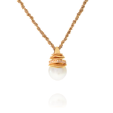 Collier und Anhänger in Rotgold mit einer Süsswasserperle und Brillanten aus der Himalaja Kollektion der Goldschmiede OBSESSION Zürich und Wetzikon.