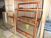 菰野町より修理依頼の水屋戸棚の漆塗りを始めました。まだ作業途中の物もありまが、塗れる物から始めます。