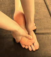 <img src="massage.jpg" alt="AKALANEWSこだわりの施術内容画像１">