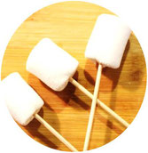 Bild: Rezept für Marshmallow Pops, eine Alternative Idee zu CakePops, einfach und lecker für den Geburtstag, Karneval, eine Babyparty und jede andere Party: gefunden auf www.partystories.de