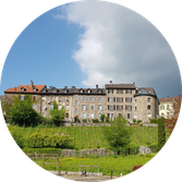 Die Weingeschichten bieten einen schönen Blick auf die Oberstadt von Bregenz.