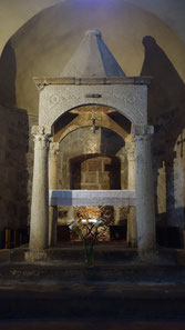 Altar im Dom von Sovana