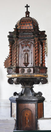 Poggio di Venaco - Tempietto : tabernacle sculpté provenant sans doute d'un atelier franciscain