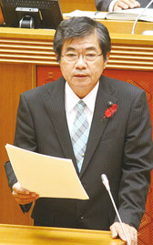 高嶺善伸氏が県議会11月定例会で代表質問を行った=3日午後、県議会