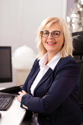 Frau Alexandra Wiedemann