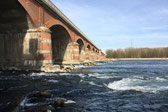 Ponte Valenza mit Wehr