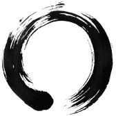 Cercle Ensō en calligraphie japonaise, symbole de présence et de simplicité