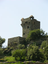 La Tour paoline (ordonnée par Pascal Paoli en 1760) construite sur les ruines du château de Gentile